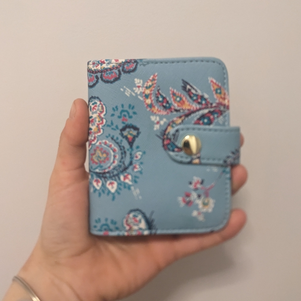 Time and Tru card holder